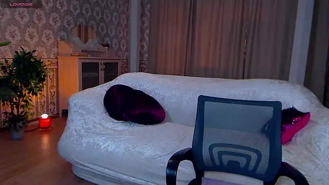 LiSinDoll online show from 04-06-26, 01:14