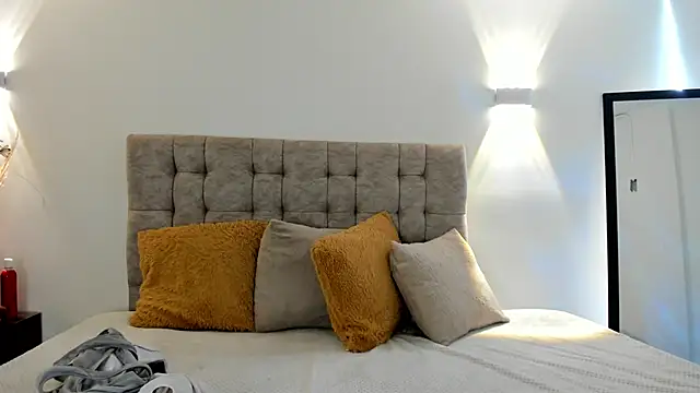 Dakota Mars online show from 03-12-26, 07:53