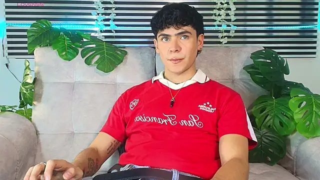 CamiiGuzmanX online show from 05-20-26, 09:21