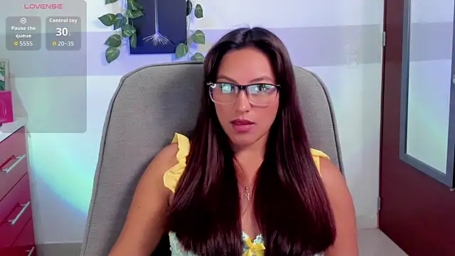 Cameroon-Diaz online show from 03-21-26, 01:48