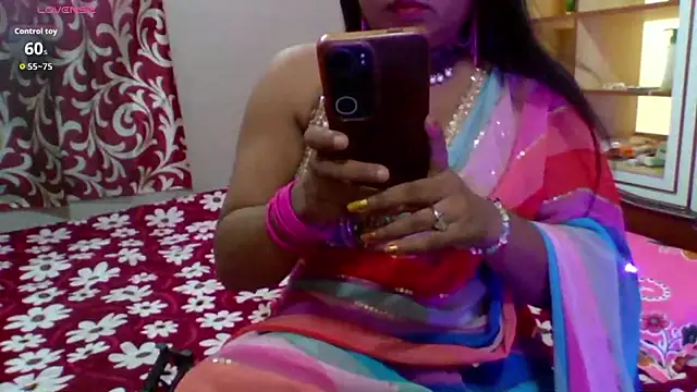 Snapshot of cute_girl007 chatting on 06-12-26, 05:50 cute girl007 online show from 06-12-26, 05:50