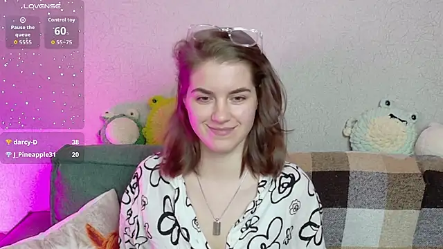 Snapshot of ElzaBlis chatting on 04-18-26, 03:27 ElzaBlis online show from 04-18-26, 03:27