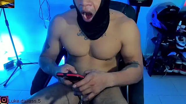 Snapshot of zeus_7777 chatting on 01-18-26, 11:03 zeus 7777 online show from 01-18-26, 11:03