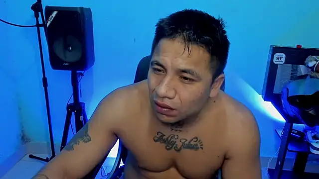 Snapshot of zeus_7777 chatting on 04-19-26, 08:13 zeus 7777 online show from 04-19-26, 08:13