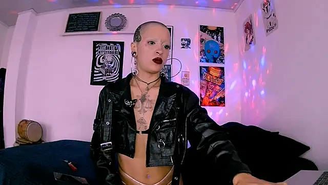 plutonbluemooon333 online show from 04-04-26, 10:29