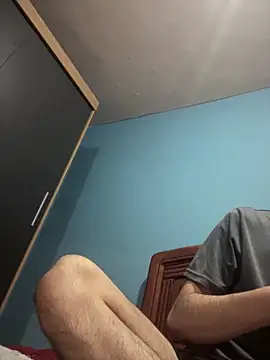 Snapshot of Sebas34_ chatting on 02-13-26, 05:03 Sebas34 online show from 02-13-26, 05:03