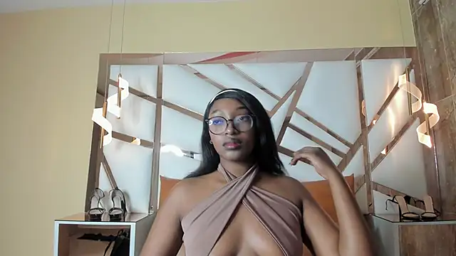 YallianaBrooks online show from 04-14-26, 07:42