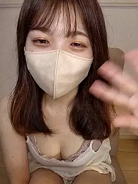 Snapshot of Sakura-japanese- chatting on 04-15-26, 12:28 Sakura-japanese- online show from 04-15-26, 12:28