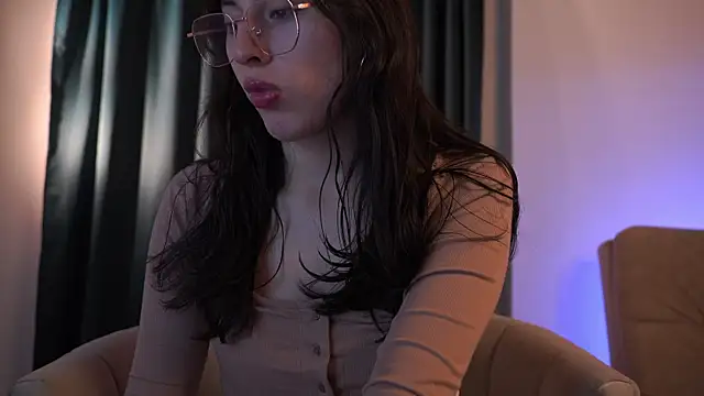 Auralea online show from 03-27-26, 03:12