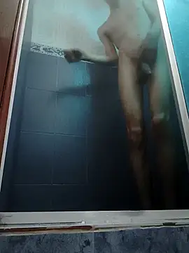 Snapshot of Rolito69 chatting on 12-15-25, 08:13 Rolito69 online show from 12-15-25, 08:13