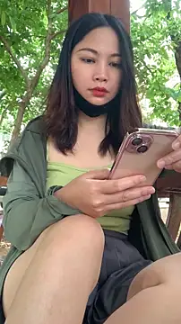 Snapshot of zhizhinaigai chatting on 04-18-26, 04:27 zhizhinaigai online show from 04-18-26, 04:27