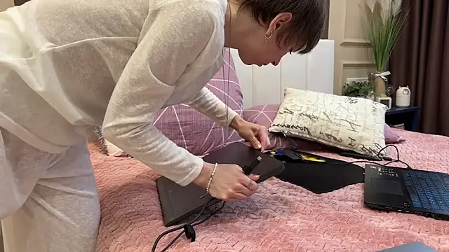 daniellia  online show from 03-31-26, 02:28