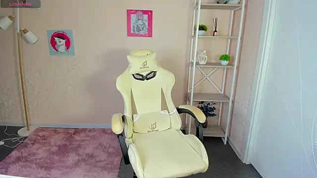 Snapshot of R0cket_bunny chatting on 09-26-25, 12:03 R0cket bunny online show from 09-26-25, 12:03