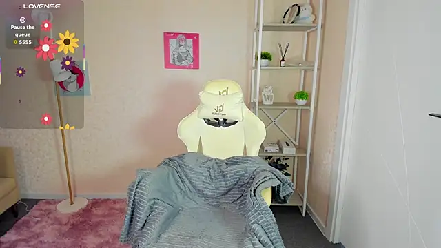 Snapshot of R0cket_bunny chatting on 09-30-25, 12:04 R0cket bunny online show from 09-30-25, 12:04