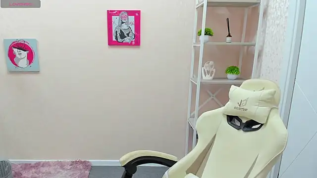 Snapshot of R0cket_bunny chatting on 10-20-25, 01:06 R0cket bunny online show from 10-20-25, 01:06