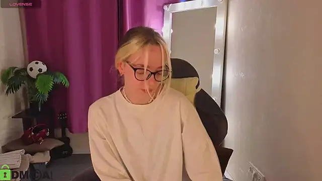 R0cket bunny online show from 06-20-26, 12:58