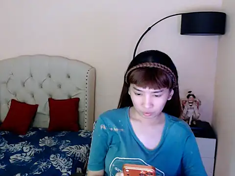 Snapshot of ShantalFoxxy_ chatting on 06-04-26, 12:05 ShantalFoxxy online show from 06-04-26, 12:05