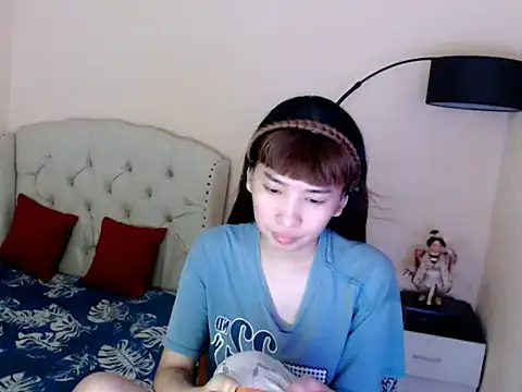 Snapshot of ShantalFoxxy_ chatting on 06-11-26, 10:41 ShantalFoxxy online show from 06-11-26, 10:41