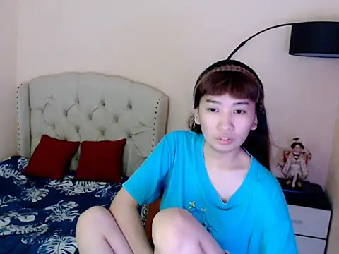 Snapshot of ShantalFoxxy_ chatting on 06-16-26, 02:47 ShantalFoxxy online show from 06-16-26, 02:47