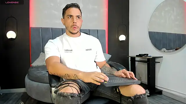 Liam walk  online show from 01-08-26, 08:11