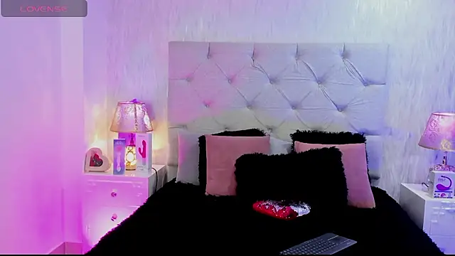 Snapshot of Pamelamiler__ chatting on 02-25-26, 12:26 Pamelamiler online show from 02-25-26, 12:26