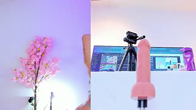 Snapshot of maily_zanss chatting on 01-10-26, 07:37 maily zanss online show from 01-10-26, 07:37