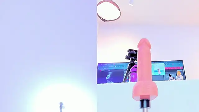 Snapshot of maily_zanss chatting on 02-17-26, 08:15 maily zanss online show from 02-17-26, 08:15