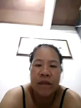 Snapshot of AsianbouncieGIRL chatting on 04-13-26, 04:29 AsianbouncieGIRL online show from 04-13-26, 04:29