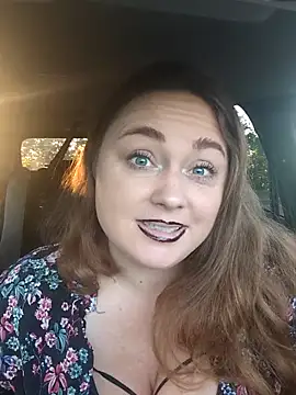 Snapshot of BrokenWife chatting on 10-13-25, 06:35 BrokenWife online show from 10-13-25, 06:35