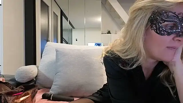 bellemasquer online show from 03-15-26, 08:37