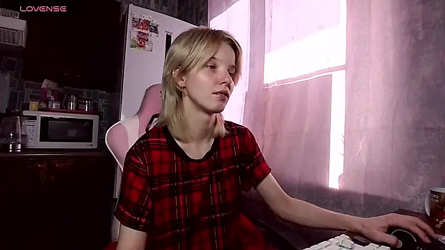 Madelaineses online show from 06-20-26, 11:02