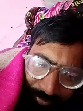 Snapshot of hard_boy9455 chatting on 01-08-26, 04:31 hard boy9455 online show from 01-08-26, 04:31