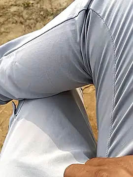 Snapshot of hard_boy9455 chatting on 01-09-26, 08:06 hard boy9455 online show from 01-09-26, 08:06