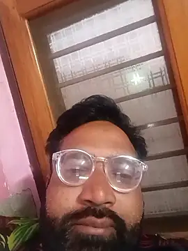 Snapshot of hard_boy9455 chatting on 01-17-26, 01:32 hard boy9455 online show from 01-17-26, 01:32