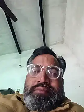 Snapshot of hard_boy9455 chatting on 02-18-26, 06:31 hard boy9455 online show from 02-18-26, 06:31