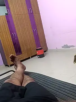 Snapshot of hard_boy9455 chatting on 03-18-26, 01:36 hard boy9455 online show from 03-18-26, 01:36