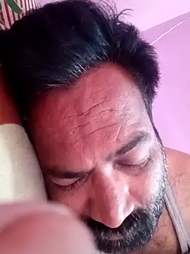 Snapshot of hard_boy9455 chatting on 04-12-26, 01:43 hard boy9455 online show from 04-12-26, 01:43