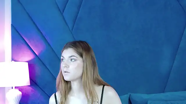 Evelisse online show from 06-19-26, 04:28