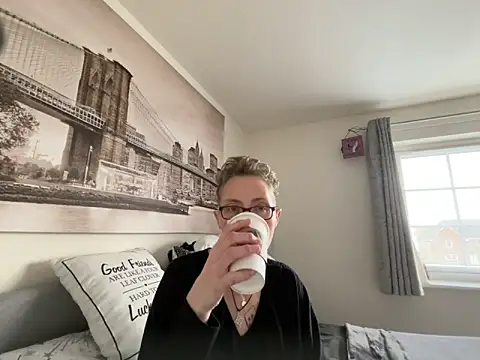 Curvy-Jinx online show from 03-10-26, 08:30