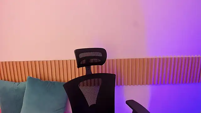 OliviaSweett online show from 10-29-25, 06:53