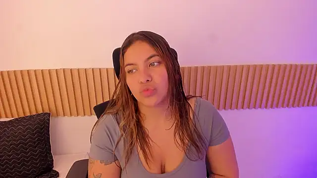 OliviaSweett online show from 10-30-25, 06:52