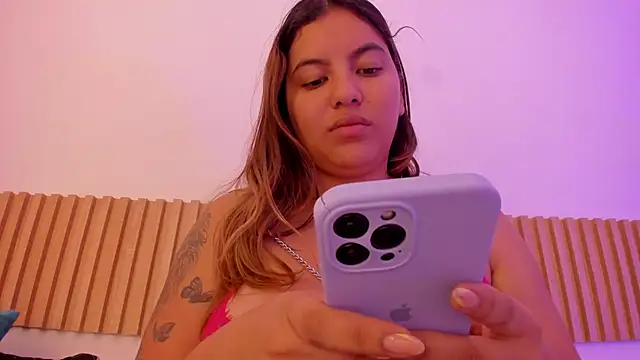 OliviaSweett online show from 11-13-25, 06:51