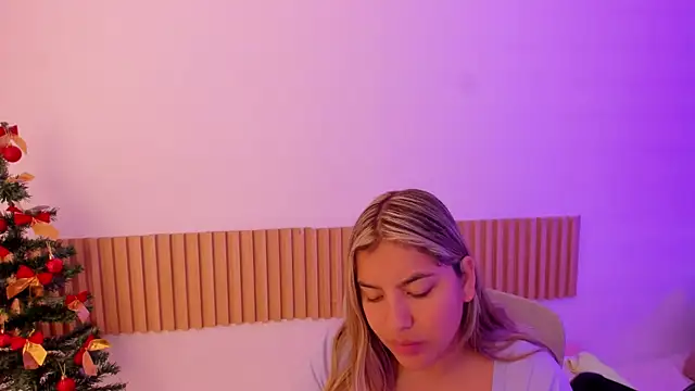 OliviaSweett online show from 12-20-25, 04:47