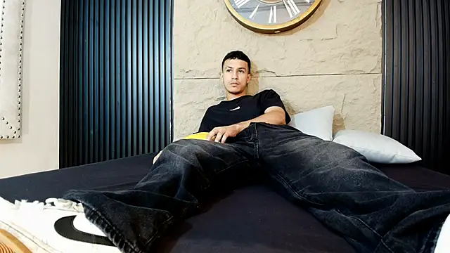 Marcus Jeron online show from 05-03-26, 01:22
