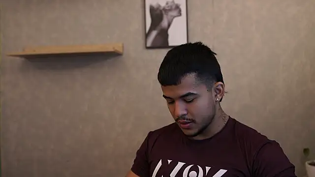 Thiago Valente online show from 03-11-26, 01:06