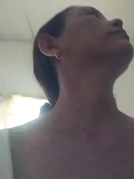 Snapshot of marinita13 chatting on 12-22-25, 03:20 marinita13 online show from 12-22-25, 03:20