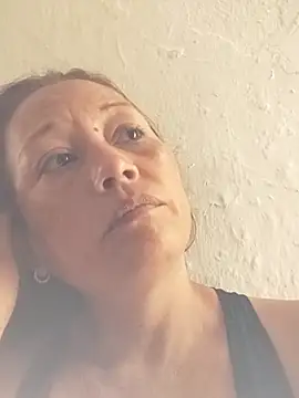 Snapshot of marinita13 chatting on 01-06-26, 03:05 marinita13 online show from 01-06-26, 03:05