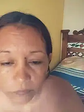 Snapshot of marinita13 chatting on 01-12-26, 04:45 marinita13 online show from 01-12-26, 04:45