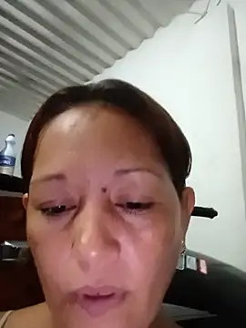 Snapshot of marinita13 chatting on 02-14-26, 02:08 marinita13 online show from 02-14-26, 02:08