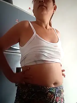 Snapshot of marinita13 chatting on 03-21-26, 01:26 marinita13 online show from 03-21-26, 01:26